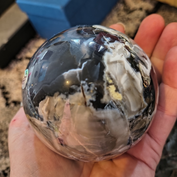 Gray and White Geode Sphere - Picture 4 of 4